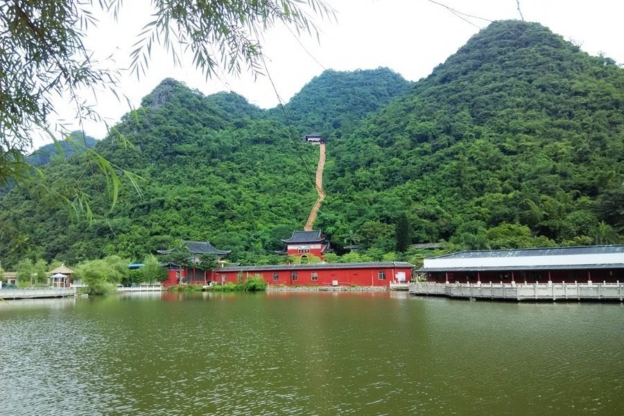 Lufeng Mountain Scenic Area